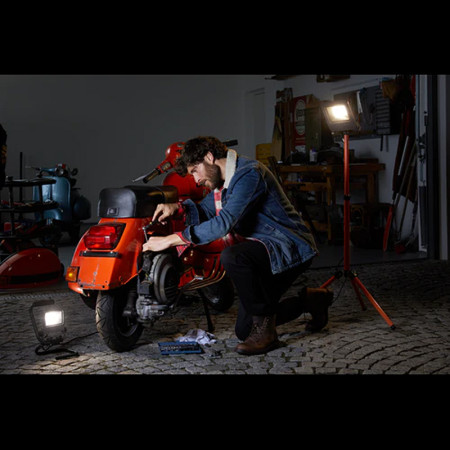 Reflektor montážny LED LEDVANCE WORKLIGHT 1x20W-FVL statív 4000K