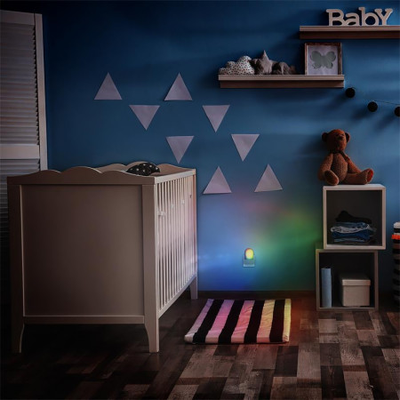 Svietidlo nočné LED SOLIGHT WL910 RGB do zásuvky so súmrakovým senzorom