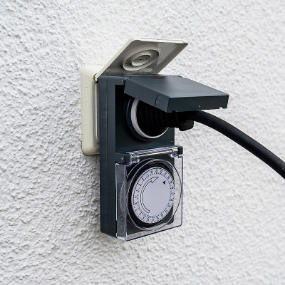 Hodiny spínacie mechanické denné IP44 BRENNENSTUHL MMZ44 (DT31 sivé)