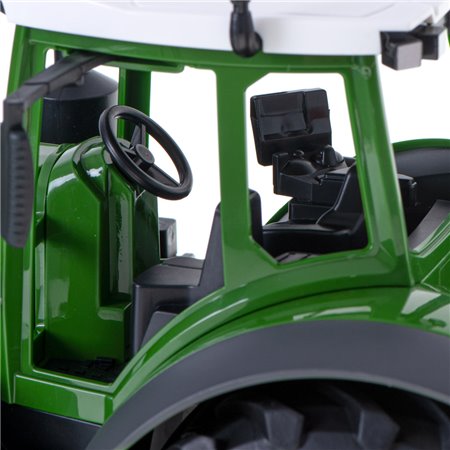 RC model traktor s vlečkou na D.O. RC E354-003